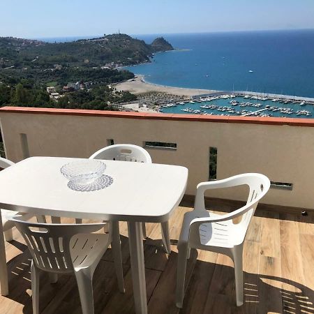 Appartamento Vista Mare Capo dʼOrlando Eksteriør billede
