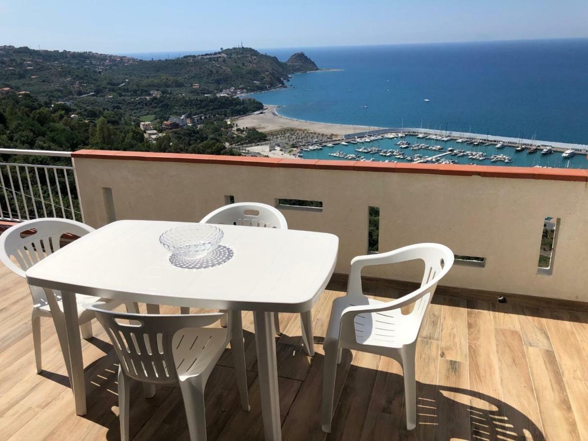 Appartamento Vista Mare Capo dʼOrlando Eksteriør billede