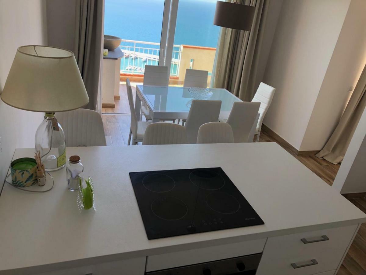 Appartamento Vista Mare Capo dʼOrlando Eksteriør billede