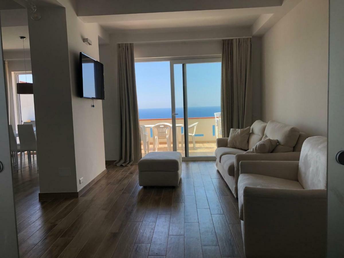 Appartamento Vista Mare Capo dʼOrlando Eksteriør billede
